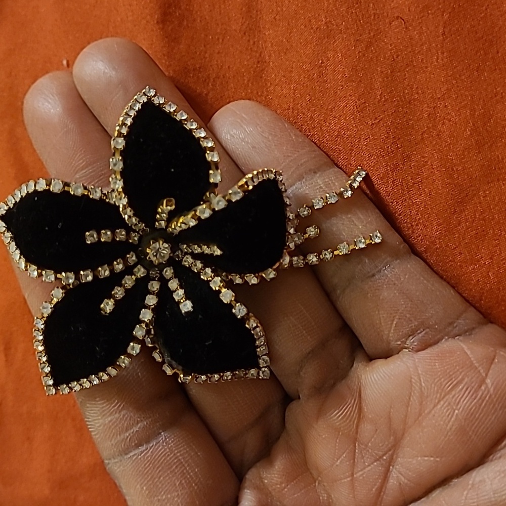 💕Faux Suede Embellished Brooch💕